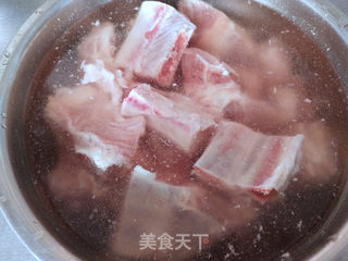 砂锅排骨面的做法步骤：1