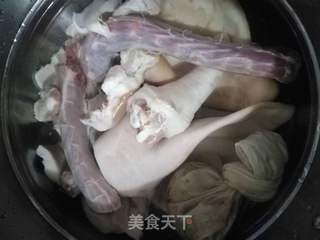 *团圆饭*凉拌猪耳的做法步骤:2