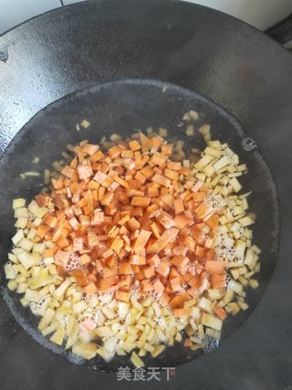 早餐必备的减肥餐------地瓜胡萝卜牛奶燕麦粥的做法步骤:5