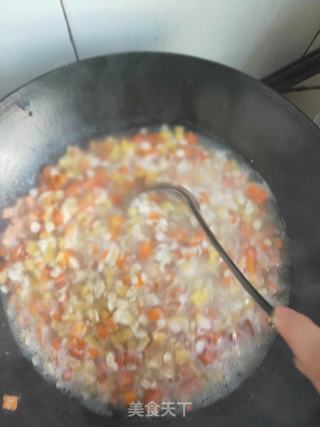 早餐必备的减肥餐------地瓜胡萝卜牛奶燕麦粥的做法步骤:6