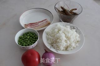 番茄虾仁蛋炒饭的做法步骤：1