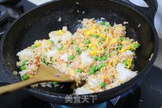 番茄虾仁蛋炒饭的做法步骤：12