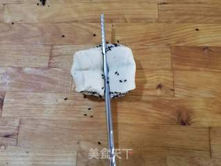 芝麻花卷的做法步骤:13