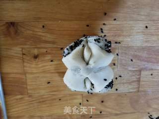 芝麻花卷的做法步骤:14
