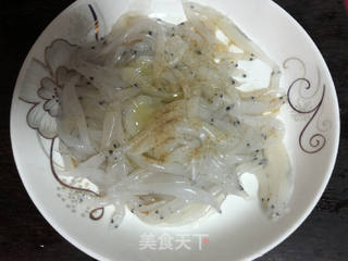 银鱼肉馄饨的做法步骤:2