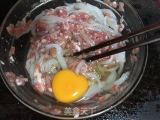 银鱼肉馄饨的做法步骤:3
