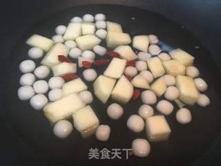 苹果酒酿元宵羹的做法步骤:4