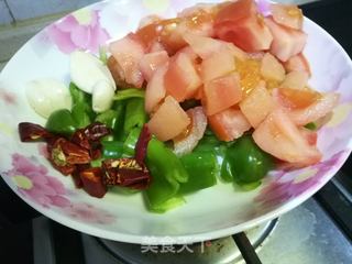 番茄炒刀削的做法步骤:2