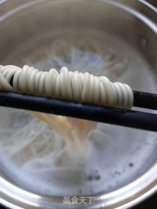 番茄鸡蛋焖面的做法步骤:2