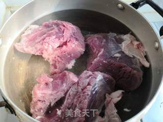 手撕牛肉的做法步骤:2