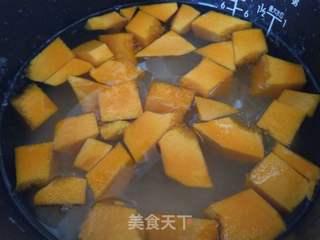 软糯南瓜粥的做法步骤:3