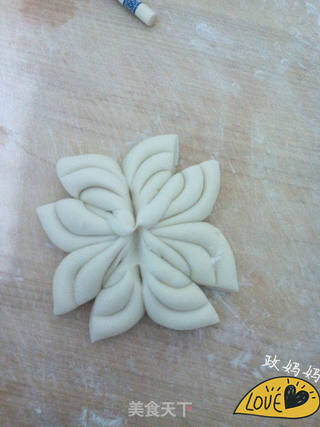 菊花馒头的做法步骤:7