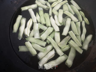 蒜香白豆角的做法步骤:4