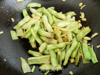 蒜香白豆角的做法步骤:8