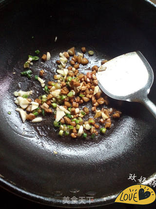 香菇肉酱拌面的做法步骤:5
