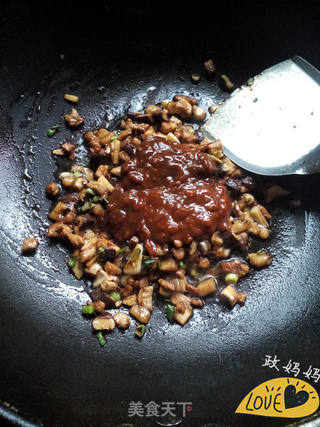 香菇肉酱拌面的做法步骤:7