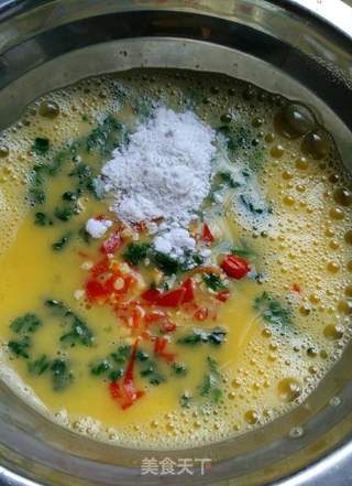 芹菜叶小米椒厚蛋烧的做法步骤：6
