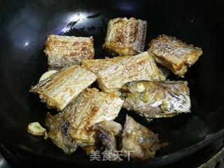 糖醋带鱼的做法步骤：6