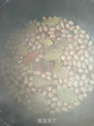 水煮花生米的做法步骤：3