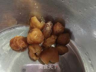 银耳莲子羹的做法步骤：3