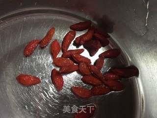 银耳莲子羹的做法步骤：4