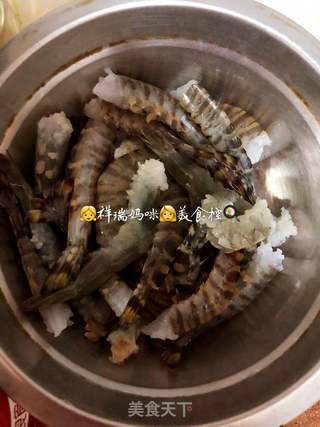祥瑞妈咪美食控 腊月二十九奶香四溢马苏里拉焗海鲜的做法步骤:3