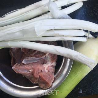 羊肉饺子的做法步骤：2