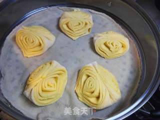南瓜花卷的做法步骤:12