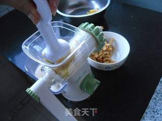 雪花梨果汁的做法步骤：3