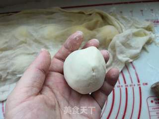 小猪豆沙包的做法步骤:11