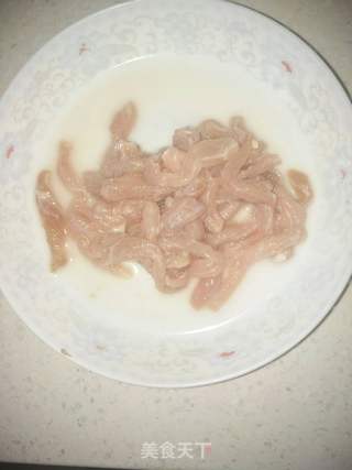 肉丝炒春韭的做法步骤:3