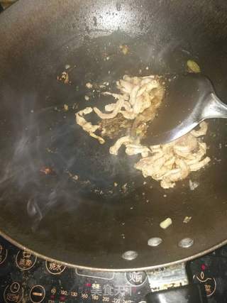 肉丝炒春韭的做法步骤:7