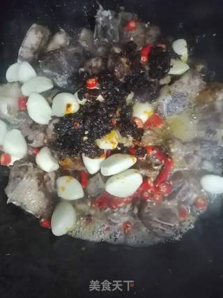 老干妈烧排骨的做法步骤:6