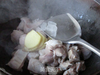 红烧牛腩盖浇面的做法步骤:3