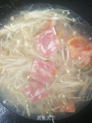 西红柿金针菇汤的做法步骤：3