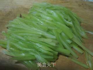 猪肉芹菜盒子的做法步骤:4