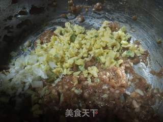 猪肉芹菜盒子的做法步骤:10