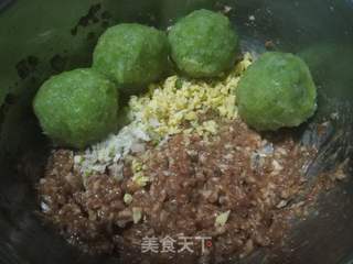 猪肉芹菜盒子的做法步骤:11