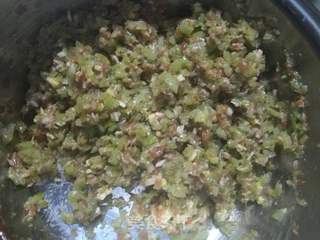 猪肉芹菜盒子的做法步骤:12