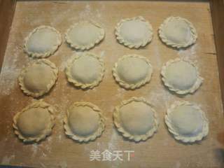 猪肉芹菜盒子的做法步骤:21
