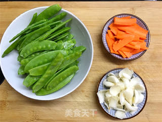 百合荷兰豆的做法步骤:2