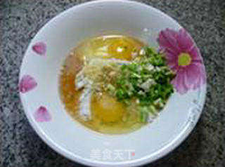 香葱虾仁鸡蛋饼的做法步骤：4