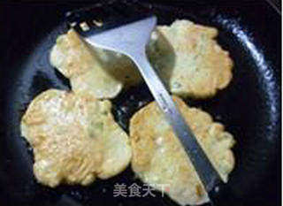香葱虾仁鸡蛋饼的做法步骤：7