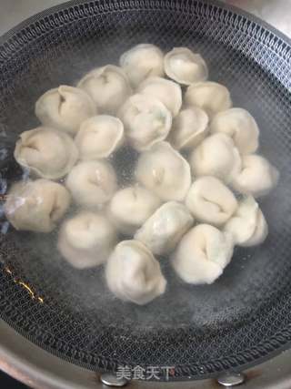 烫面元宝鲜虾饺的做法步骤:18
