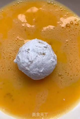 炸虾球的做法步骤:12