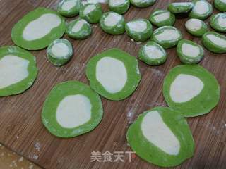 翡翠白菜饺子的做法步骤:8