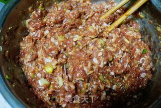牛肉大葱馅饺子的做法步骤:2