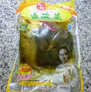 酸菜虾仁炒荞麦面的做法步骤:2