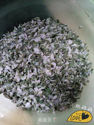 槐花蛤蜊肉包子的做法步骤:4