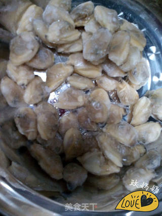 槐花蛤蜊肉包子的做法步骤:6